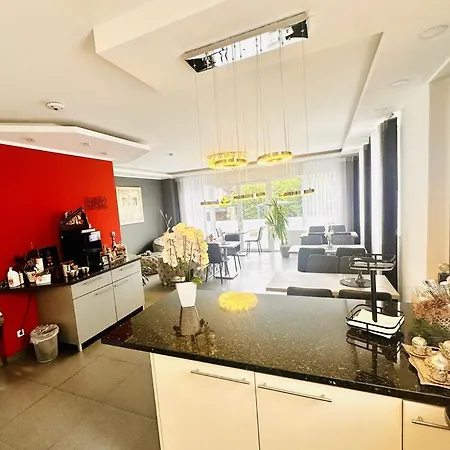 Le Petit - Ihre In Maison d'hôtes 3*