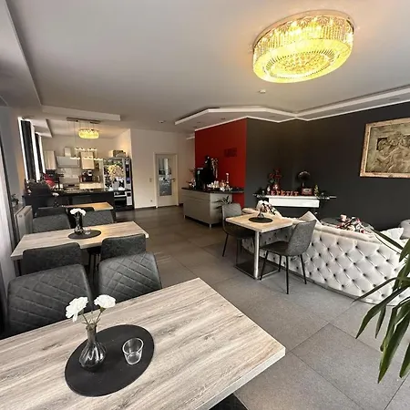 Gasthof Le Petit - Ihre In Essen